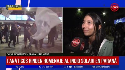 Fan&aacute;ticos rinden homenaje al Indio Solari en Paran&aacute;